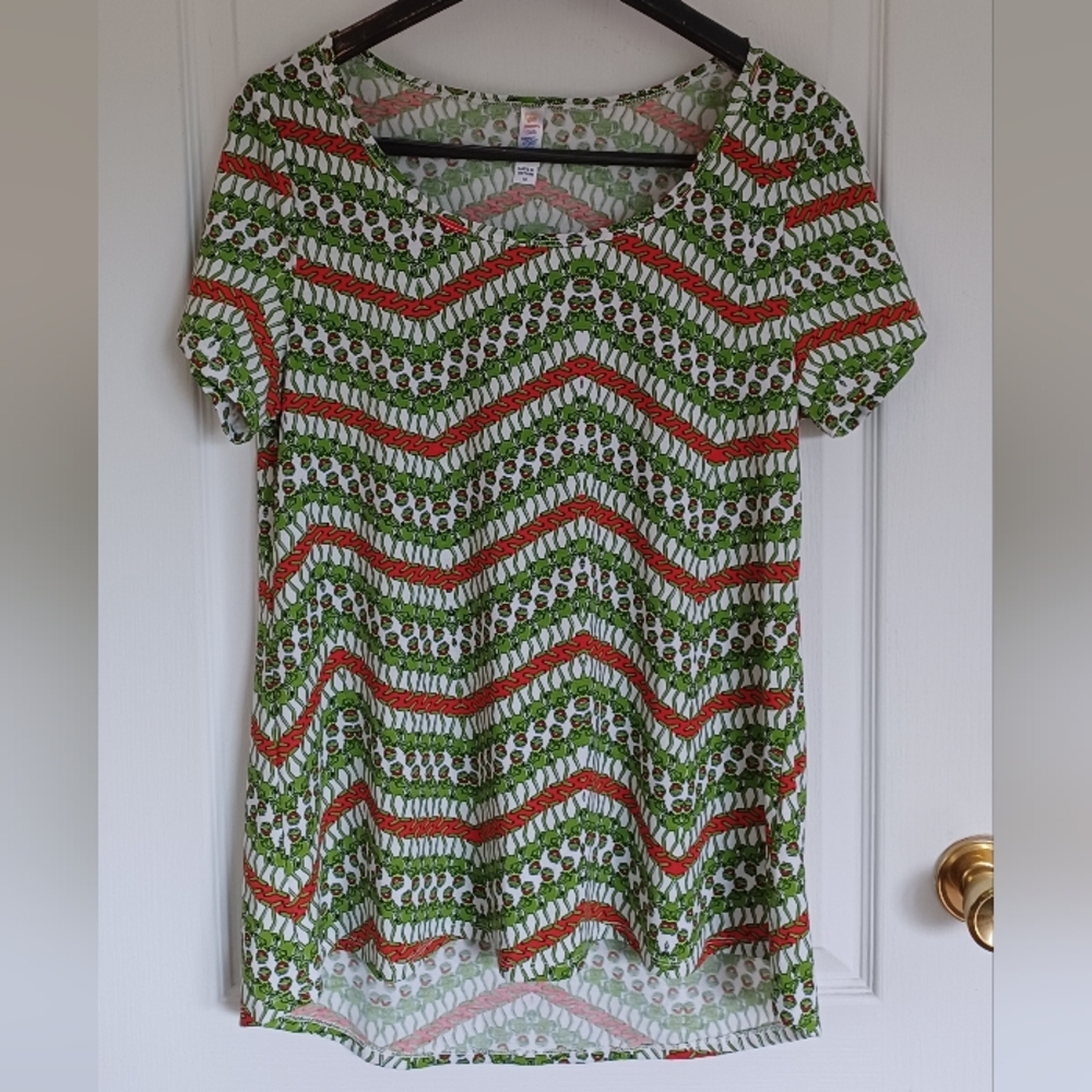 DISNEY/LULAROE CHEVRON KERMIT THE FROG REPEATING PATTERN CLASSIC HI-LO T-SHIRT M